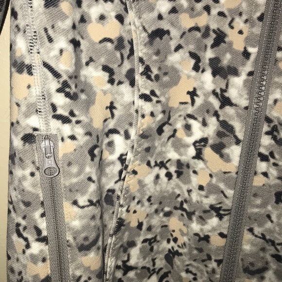 Lululemon Jacket - Picture 4 of 8